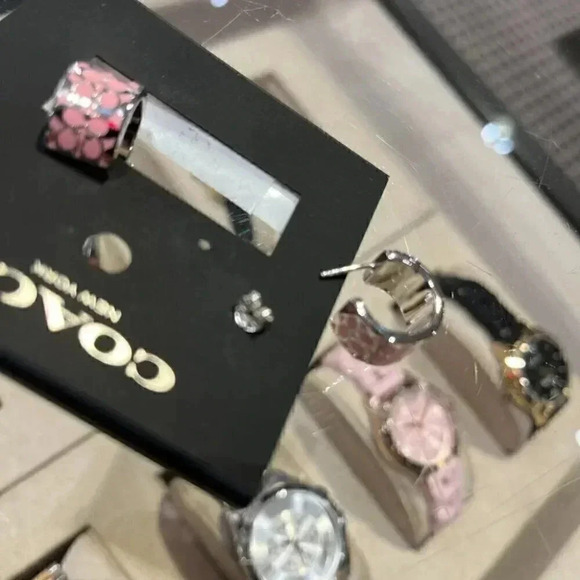 SIGNATURE HUGGIE EARRINGS (COACH C7770) - Picture 4 of 4